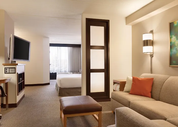 Hyatt Place Worth / Cityview