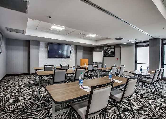 Hyatt Place Worth / Cityview