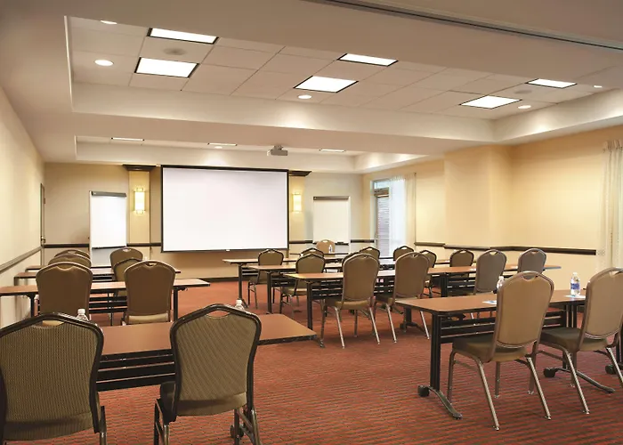 Hyatt Place Worth / Cityview Hotel