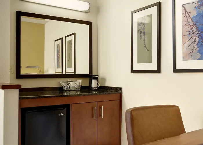 Hyatt Place Worth / Cityview Fort Worth