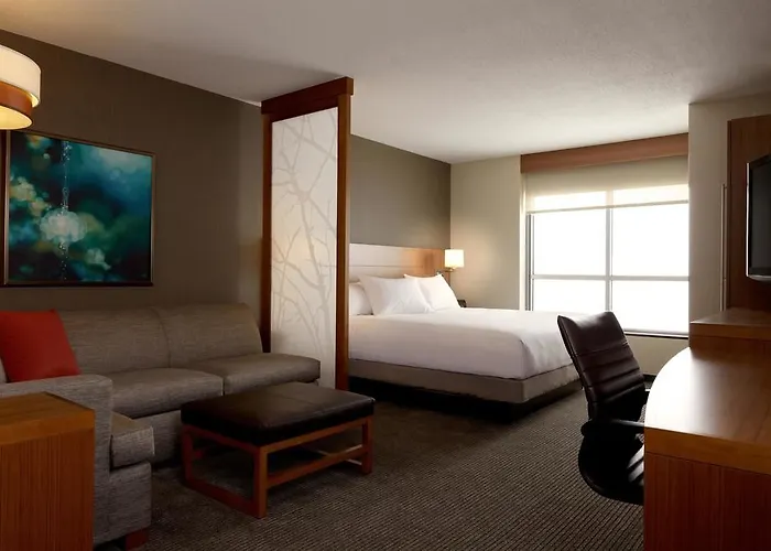 Hyatt Place Worth / Cityview